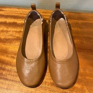 Tan Fitflop Leather Ballet Flats 8.5